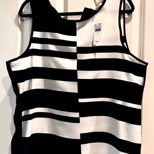 New Banana Republic Monochrome Sleeveless Blouse